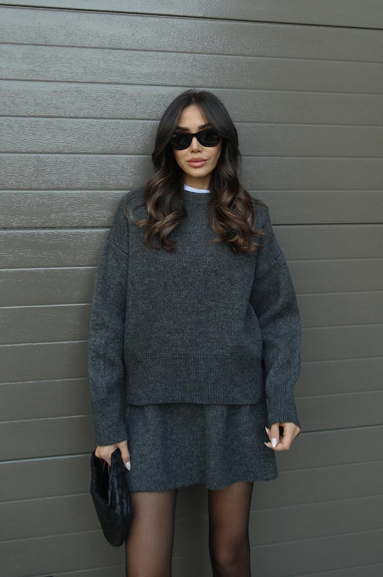 Esme | A cosy sweater and a flowy flattering skirt
