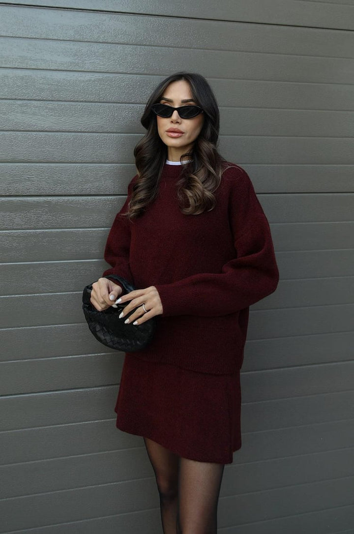 Esme | A cosy sweater and a flowy flattering skirt