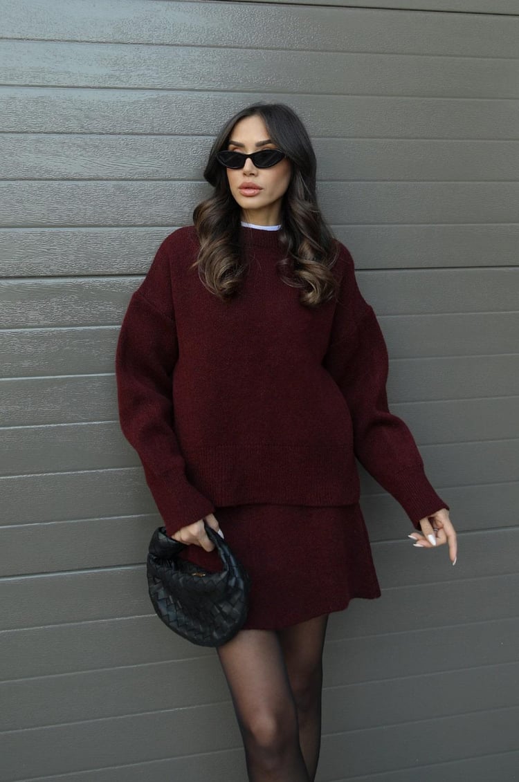 Esme | A cosy sweater and a flowy flattering skirt