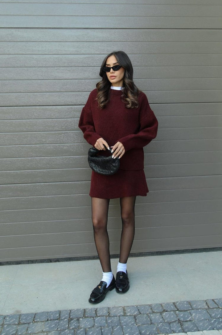 Esme | A cosy sweater and a flowy flattering skirt