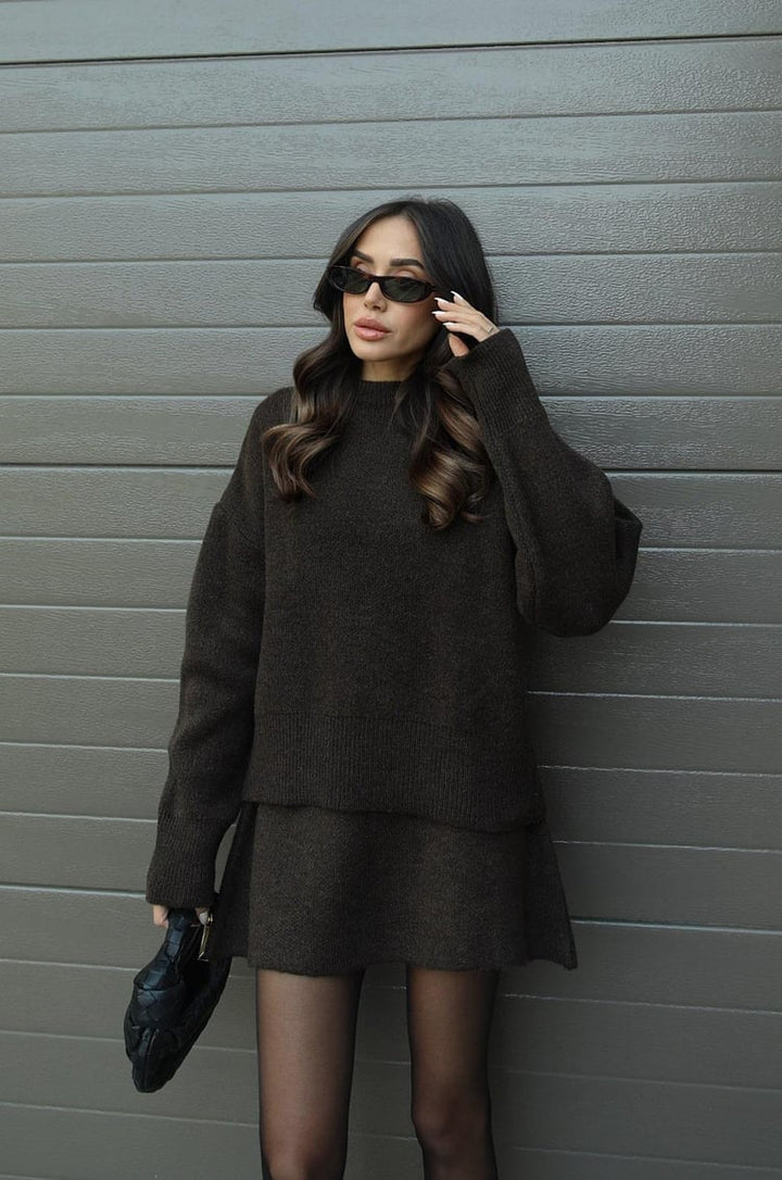 Esme | A cosy sweater and a flowy flattering skirt