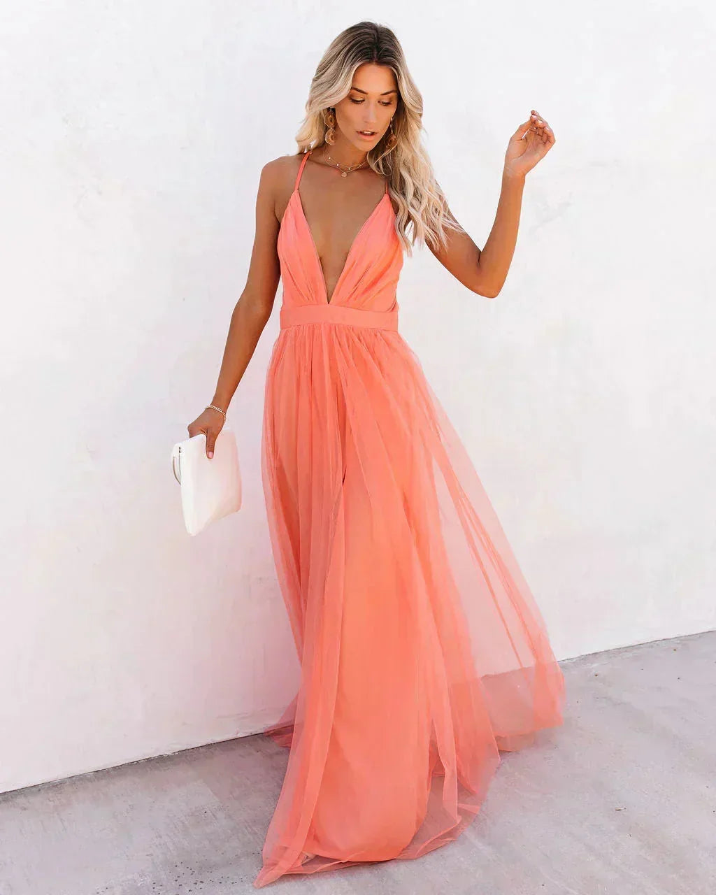 Backless maxi dress with thin straps 3