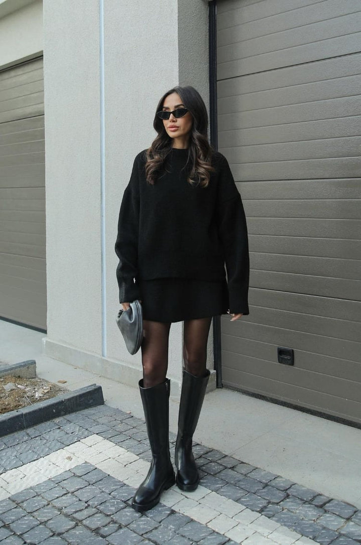Esme | A cosy sweater and a flowy flattering skirt