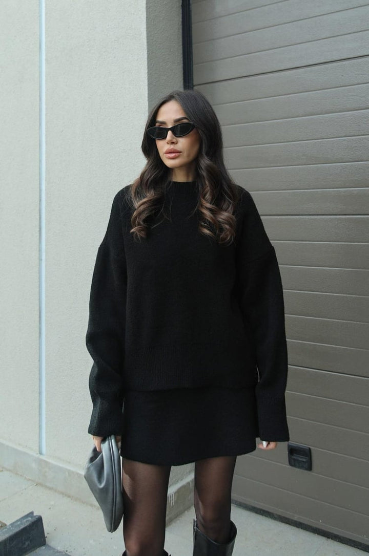 Esme | A cosy sweater and a flowy flattering skirt