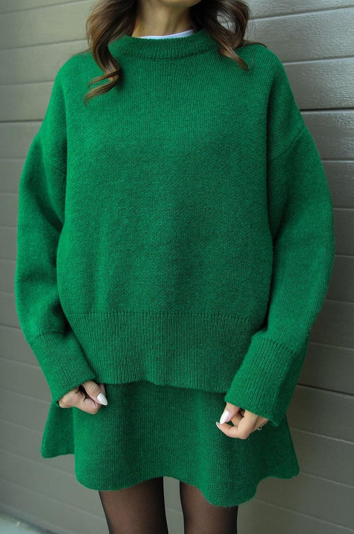 Esme | A cosy sweater and a flowy flattering skirt