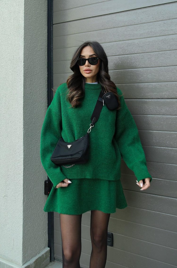 Esme | A cosy sweater and a flowy flattering skirt